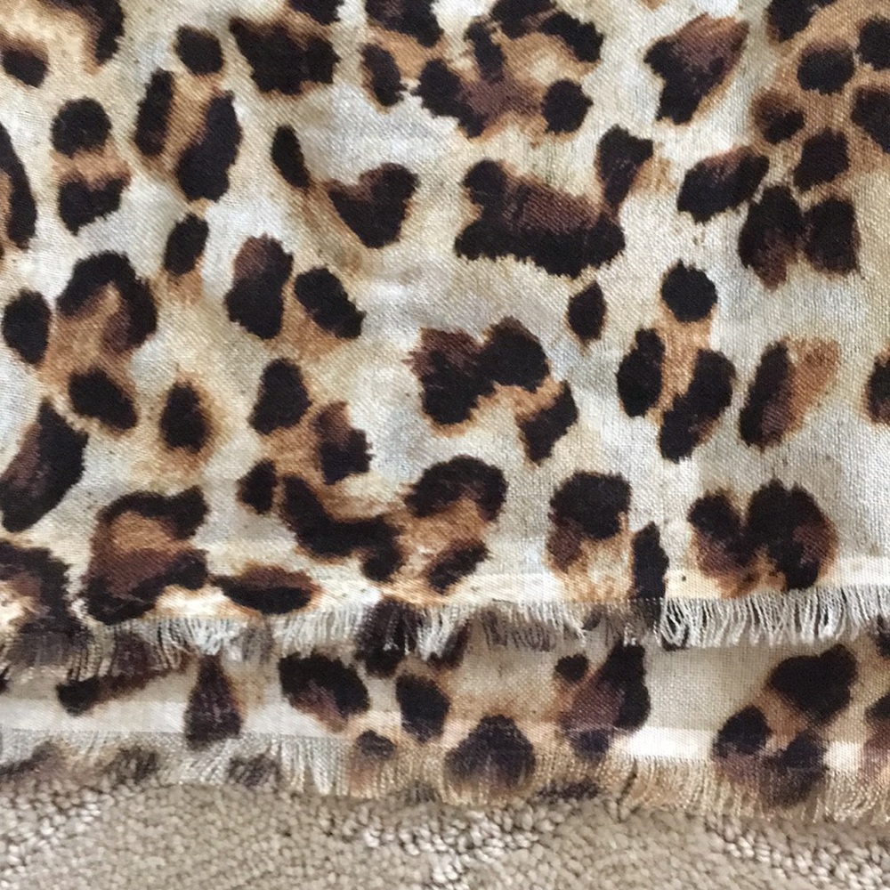Leopard Print Scarf - Picture 6 of 8